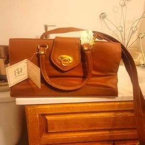 Maggie Lawrence Light Brn camel, 4 comparment purse, carry /cross body strap